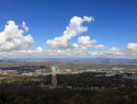 pohled na centrun z mount Ainslie. Navečer je tahle hora plná domorodých klokanů